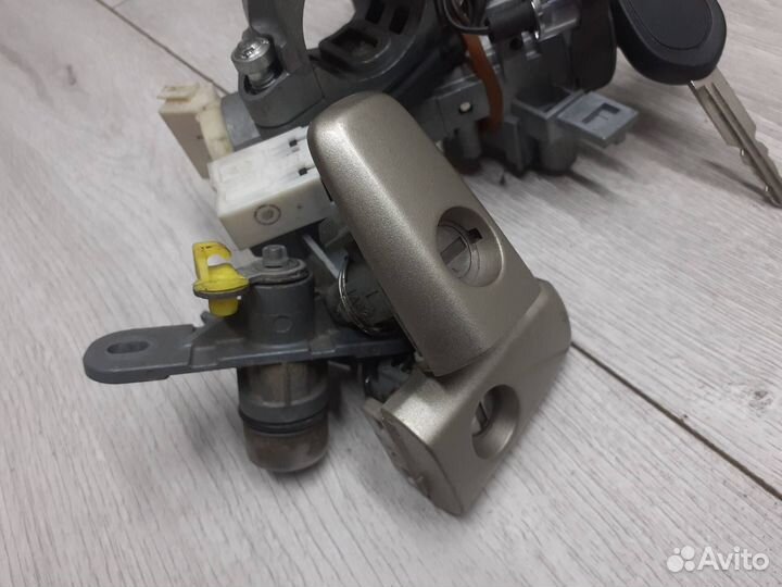 Замок зажигания Mitsubishi Lancer 10