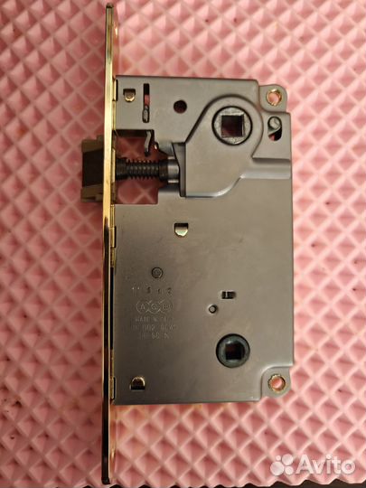 Дверной замок для комнатной двери