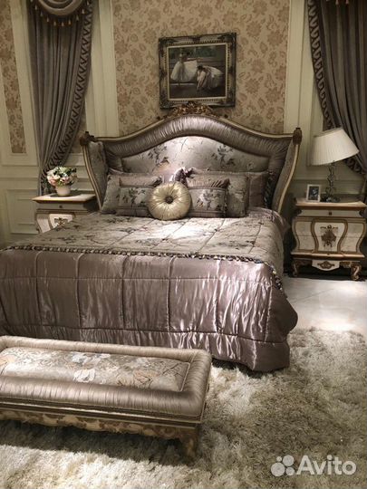 Кровать с тумбами