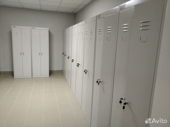 Шкаф металлический для одежды