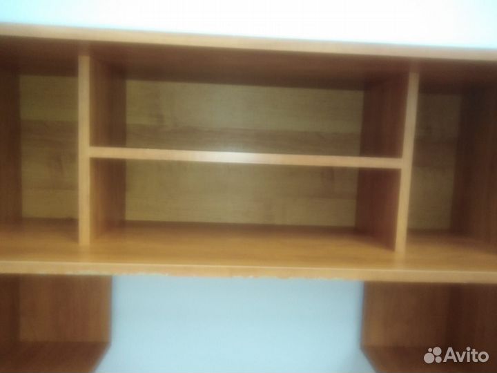 Письменный стол для компьютера