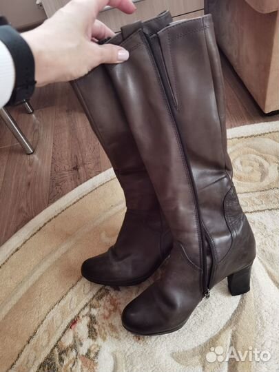 Кожаные осенние сапоги 38 размер