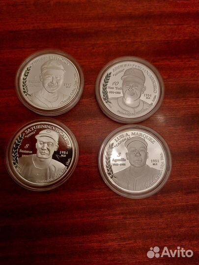 Медали Легенды Бейсбола Пуэрто-Рико позолота -4 шт