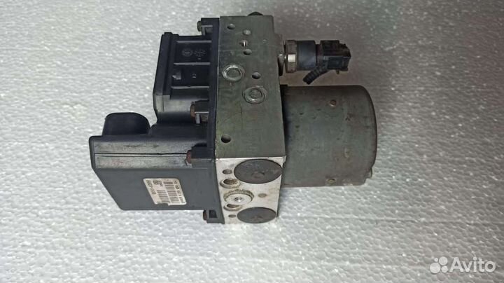 Блок ABS Toyota Corolla e120