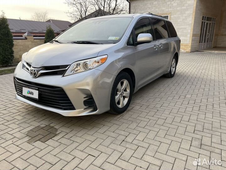 Toyota Sienna 3