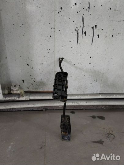 Педаль газа Kia Rio 2 sedan 1.4 G4EE