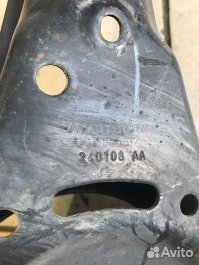 Рычаг подвески задний правый Volkswagen Passat B6