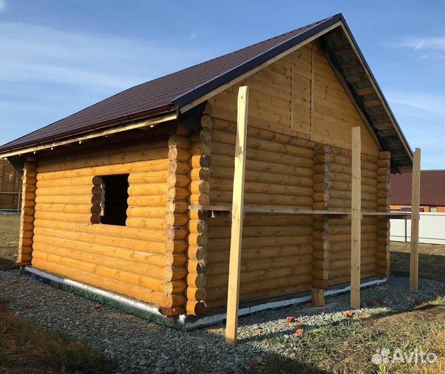 Бригада строителей пристройки бани дома