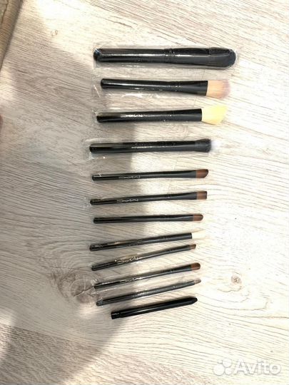 Набор кистей для макияжа Мас с чехлом