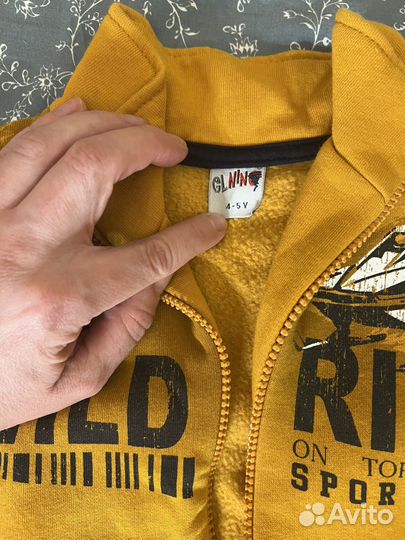 Костюм теплый на мальчика на 4-5 лет