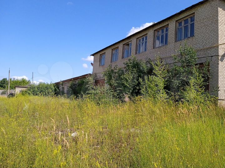 Здание с гаражными боксами, 821.5 м²