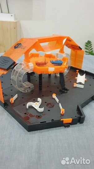 Арена Тарканьи бега Hexbug