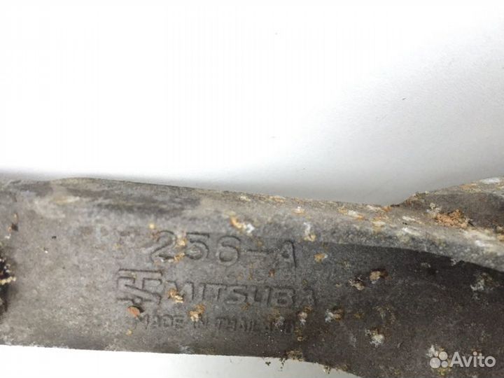 Трапеция стеклоочистителя передняя Mitsubishi L200