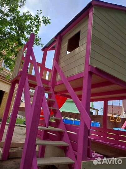 Детские деревянный домик на сваях