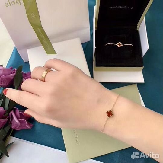 Браслет Van Cleef & Arpels Sweet Alhambra