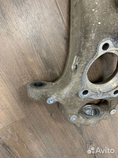 Кулак поворотный передний правый Porsche Cayenne