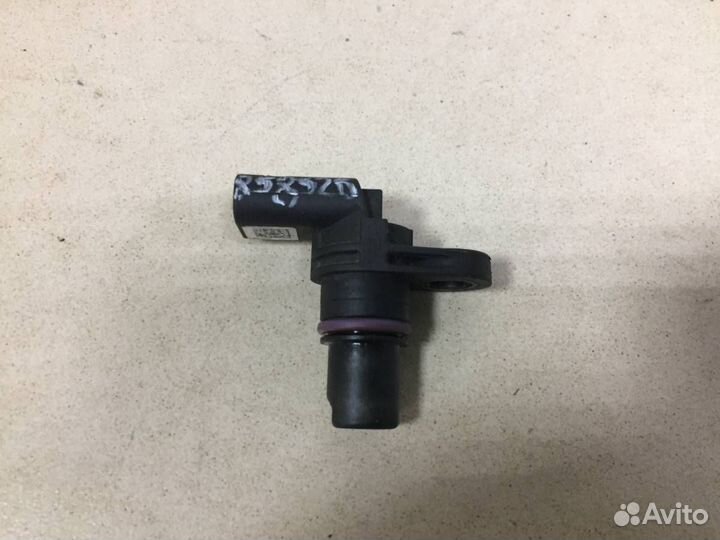 Датчик положения распредвала Skoda Octavia A7 2013