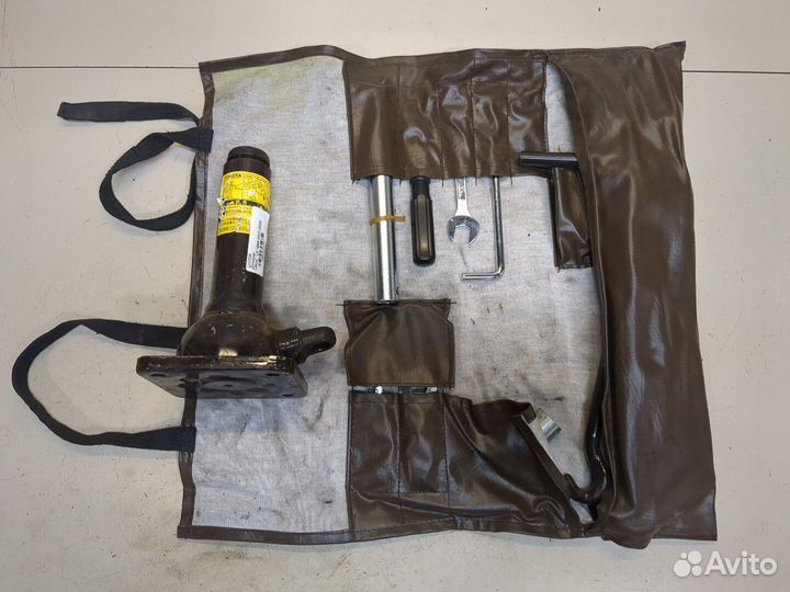 Набор инструментов штатный Lexus LX, 2000