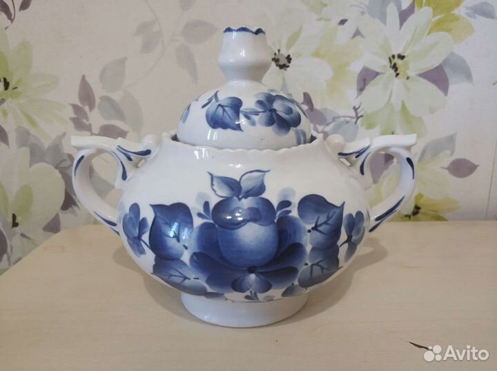 Заварочные чайники, сахарницы