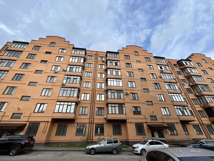 3-к. квартира, 106 м², 3/7 эт.