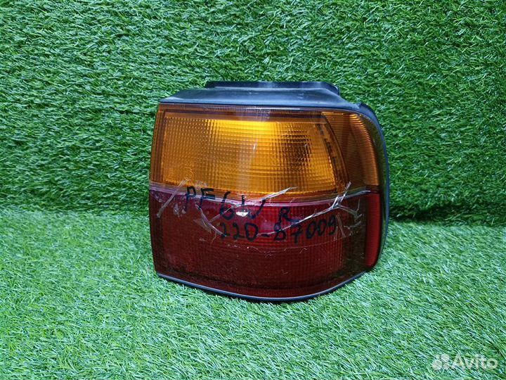 Стоп-сигнал правый Mitsubishi Delica PF6W