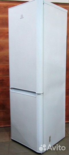Холодильник бу indesit