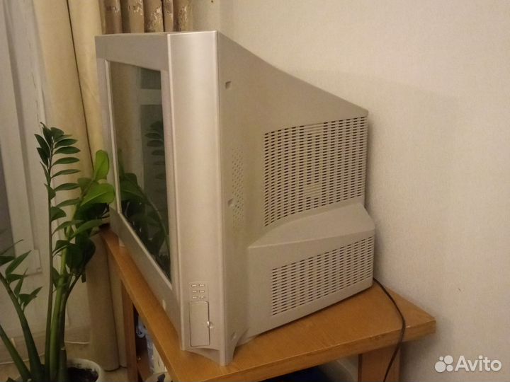 Телевизор Sony trinitron 100Hz