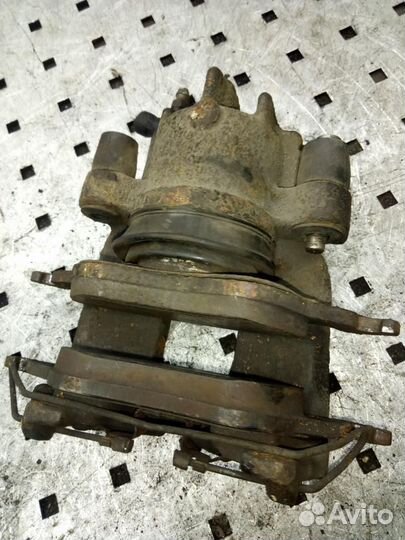 Суппорт передний левый Ford Focus/Focus RS