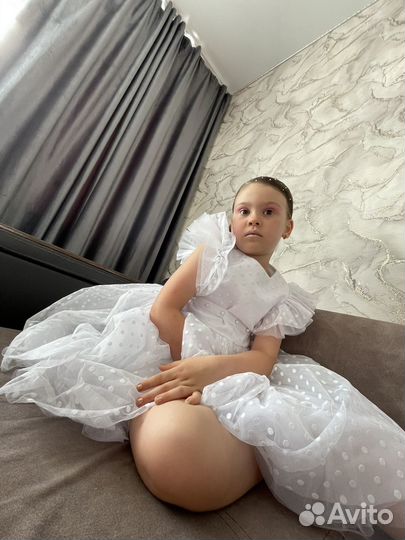 Платье пышное белое