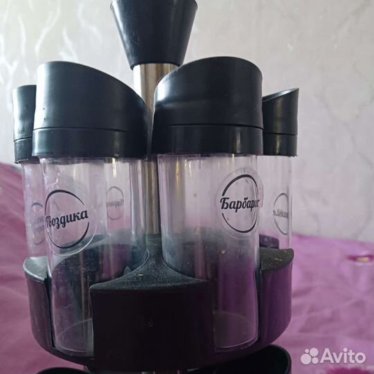 Набор ёмкостей для специй на вращающейся подставке