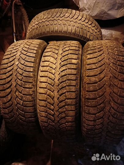 Bridgestone Blizzak Spike-01 255/65 R17 110T