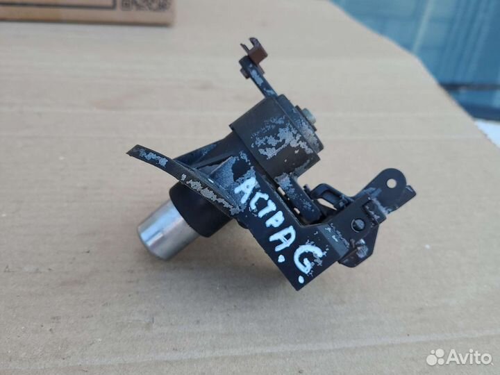 Кнопка открывания багажника Opel Astra G 1998-2005