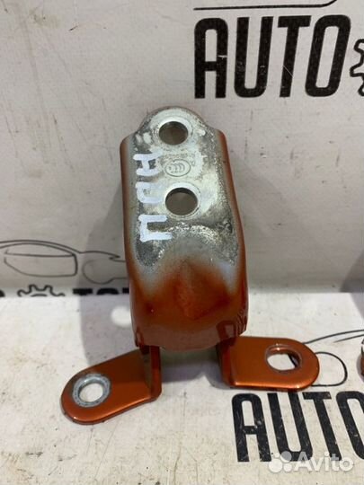 Петли двери передние правые Kia Sportage SL G4KD