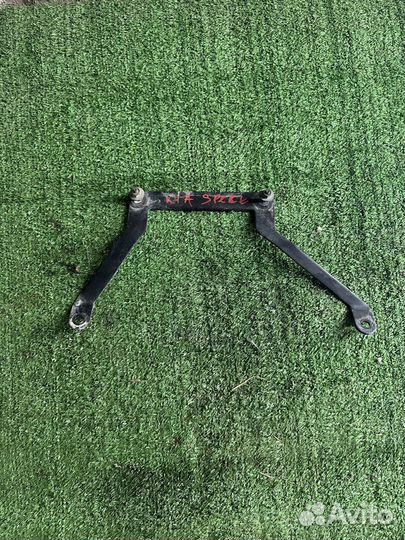 Крепление декоративной крышки Kia spectra 1