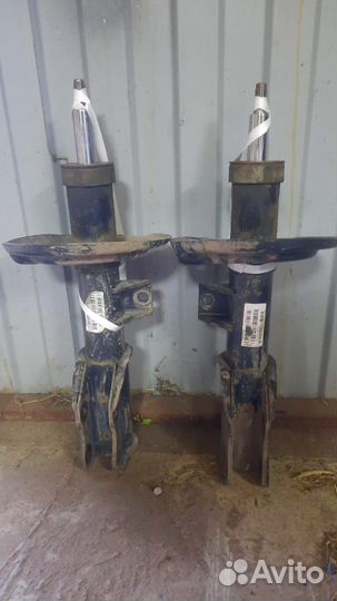 Передние стойки на весту