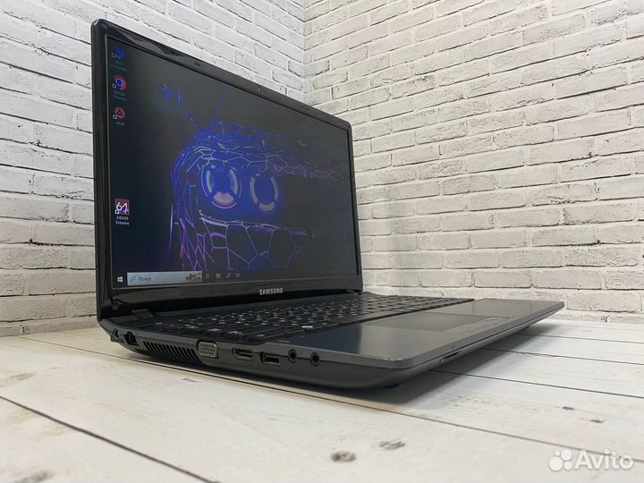 Игровой ноутбук Samsung I5/2видеокарты/8Gb/SSD+HDD