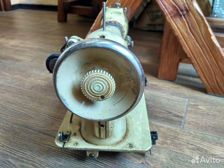 Финская швейная машина Tikka