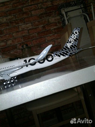 Модель самолета А 350-1000