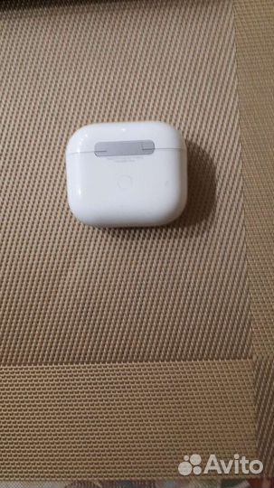 Кейс для хранения и зарядки беспроводных наушников