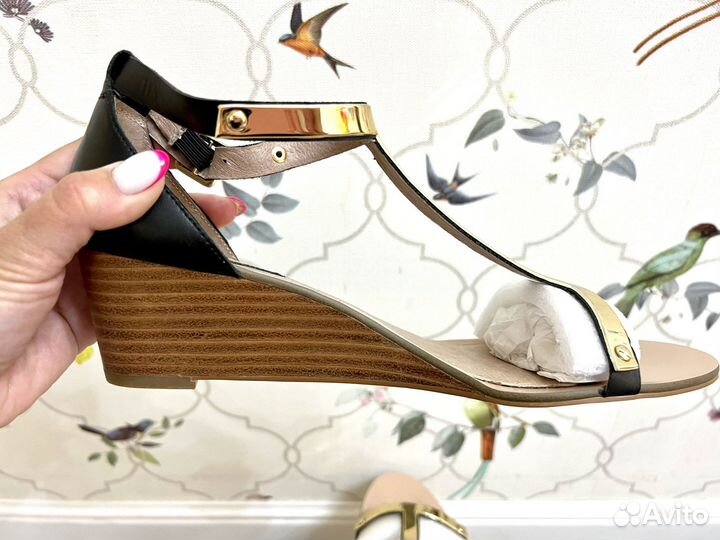 Босоножки женские 39 размер натуральная кожа новые