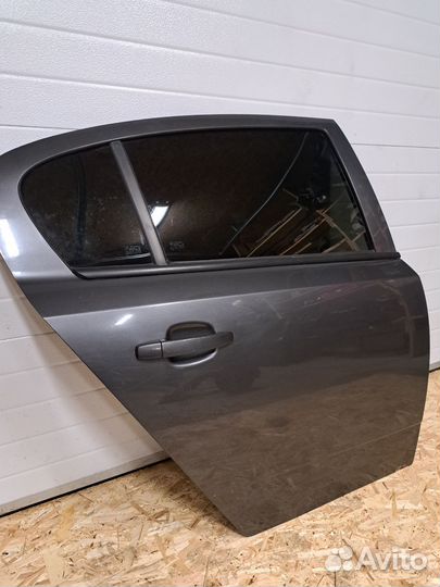 Дверь задняя правая Опель астра h седан