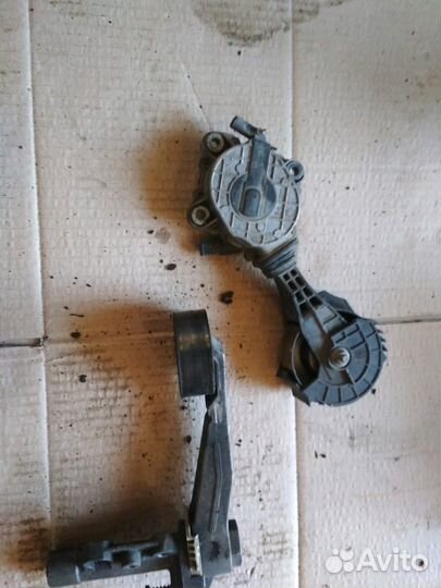 Натяжитель ремня Citroen C4 2014 год ep6 120 л с