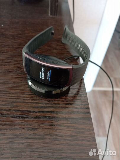 Часы Samsung Gear fit 2
