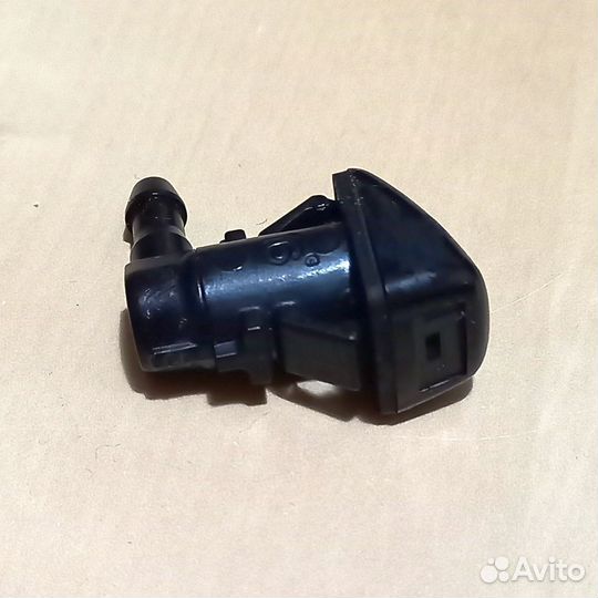 Форсунка омывателя лобового стекла Волга Сайбер