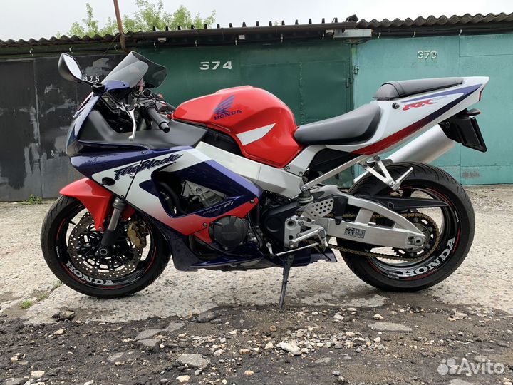 Honda CBR900RR Fireblade (929)