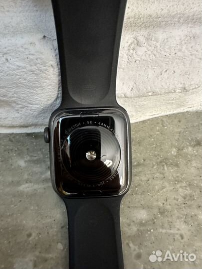 Часы apple watch se 44 mm бу