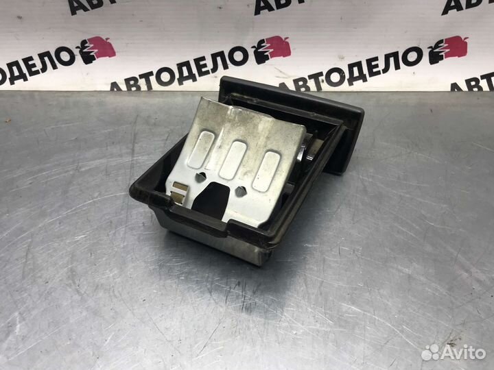 Пепельница Nissan Almera N15 1998 г.в