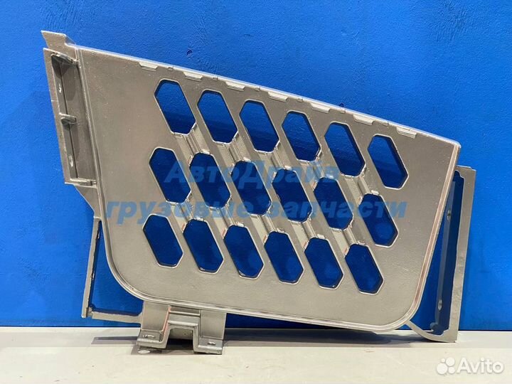 Подножка средняя Volvo FH4 левая