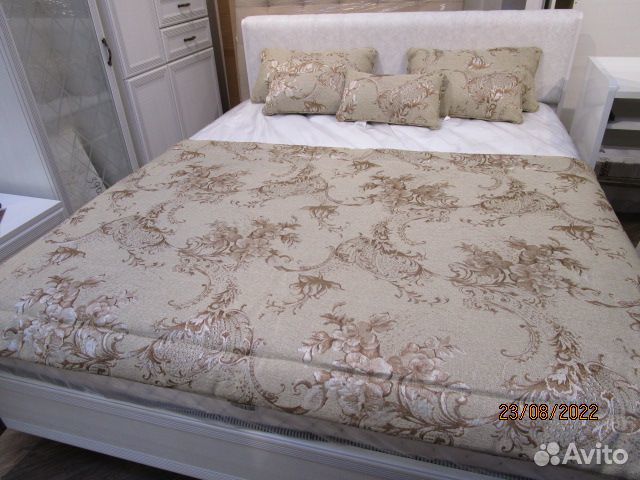 Декоративные подушки, покрывала, комплекты