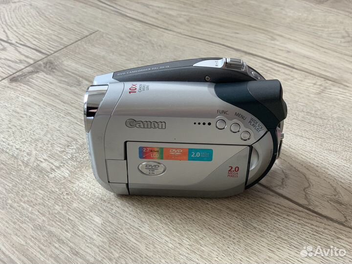Видеокамера Canon DC19